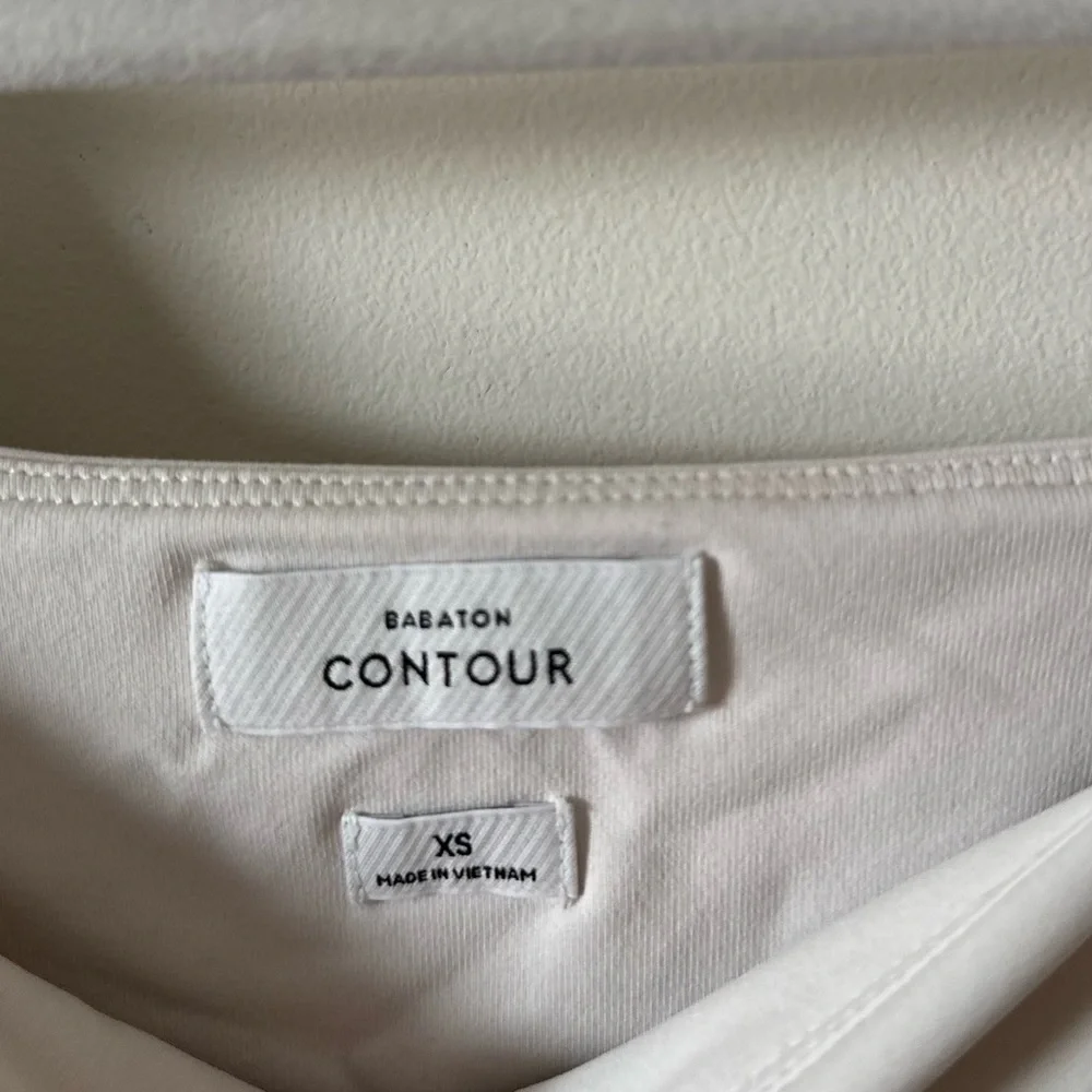 Babaton by Aritzia Contour Longsleeve Bodysuit Nude Pink/Cream Size XS - Picture 3 of 5